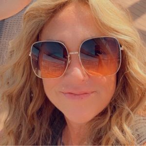 Meet your Posher, Memelissa